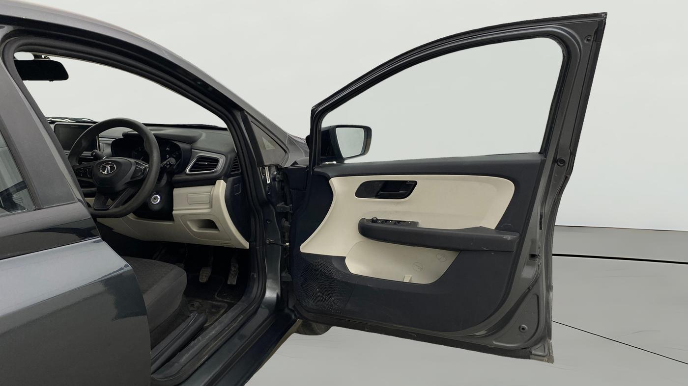 2022 Tata ALTROZ XM PLUS PETROL, Petrol, Manual, 58,379 km, RHS Front Door