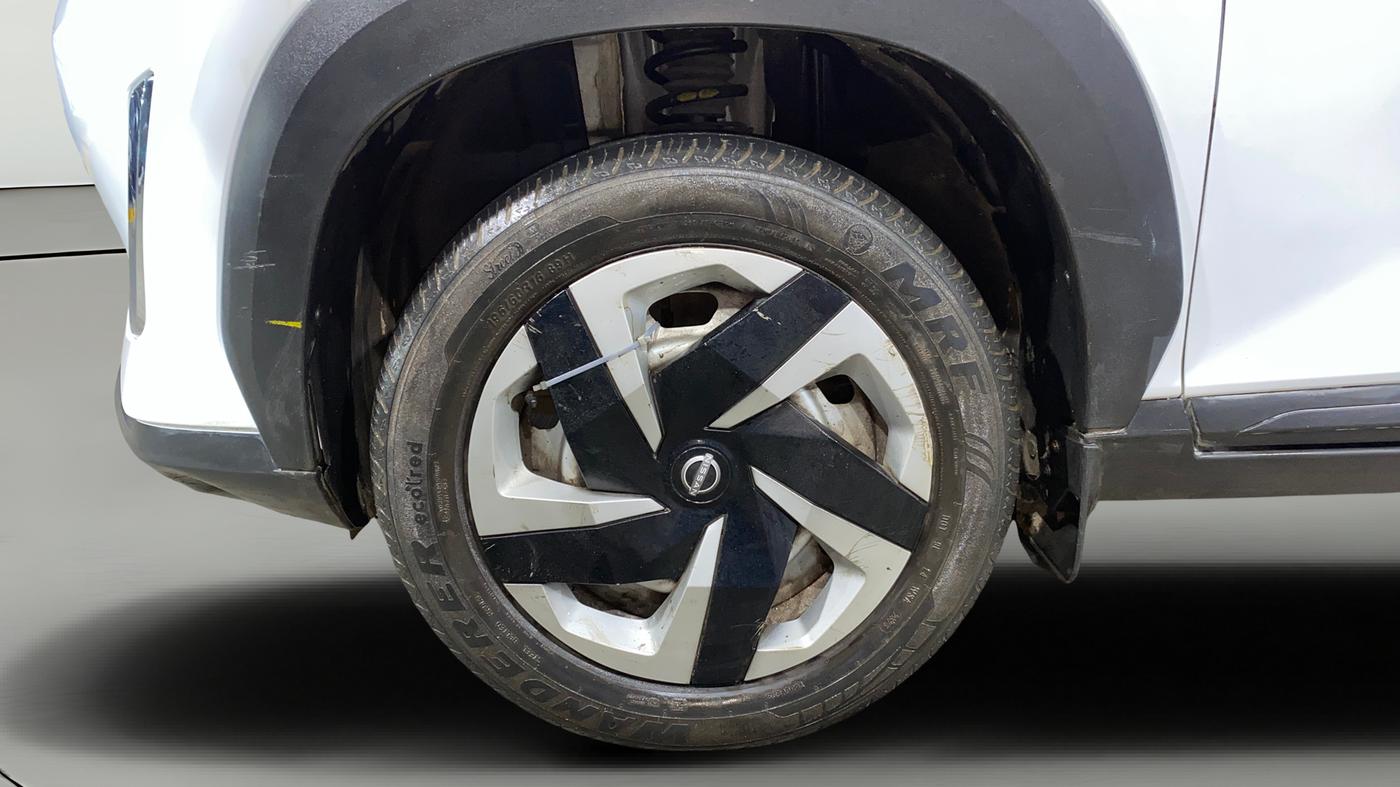 2023 Nissan MAGNITE XE, Petrol, Manual, 19,740 km, Left Front Wheel