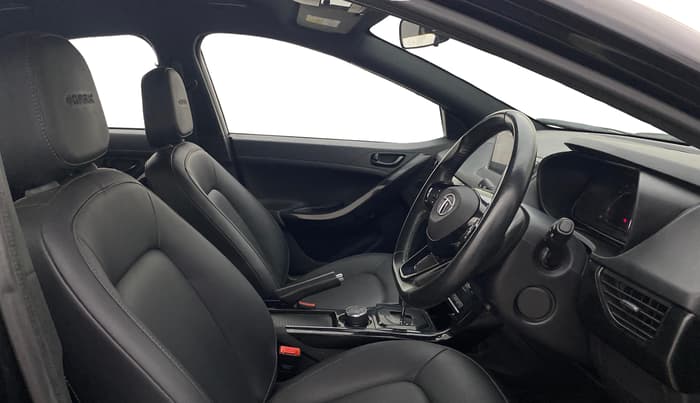 2022 Tata NEXON XZA PLUS PETROL DARK EDITION, Petrol, Automatic, 62,203 km, Right Side Front Door Cabin