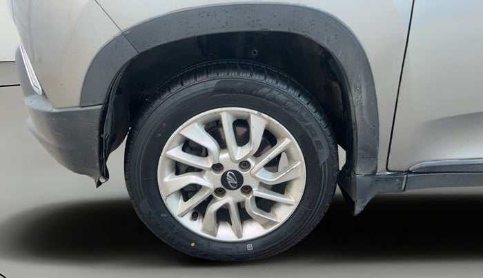 2016 Mahindra Kuv100 K8 D 6 STR, Diesel, Manual, 1,05,756 km, Left Front Wheel