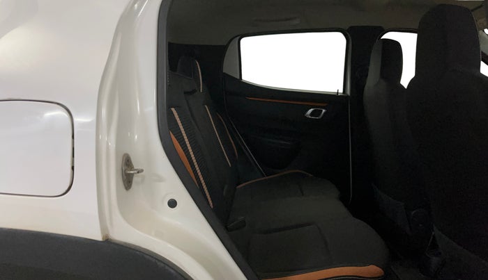 2020 Renault Kwid CLIMBER 1.0 AMT (O), Petrol, Automatic, 30,045 km, Right Side Rear Door Cabin