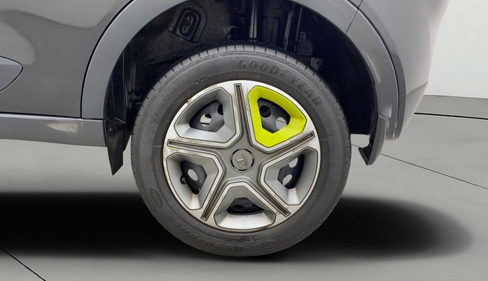 2018 Tata NEXON KRAZ MT PETROL, Petrol, Manual, 57,417 km, Left Rear Wheel