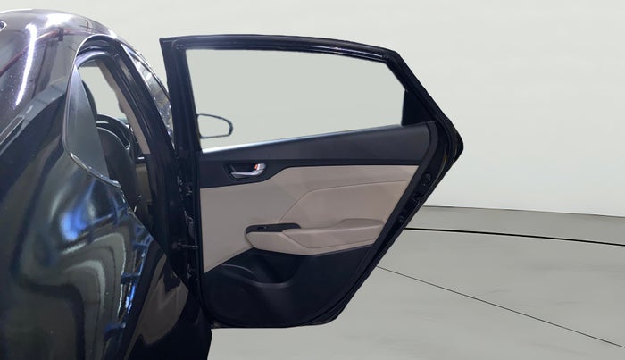 2018 Hyundai Verna 1.6 VTVT SX O, Petrol, Manual, 29,011 km, RHS Rear Door