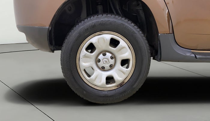 2014 Renault Duster RXL PETROL, Petrol, Manual, 66,946 km, Right Rear Wheel