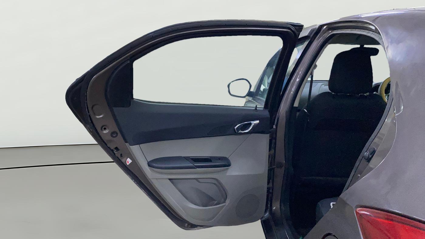 2018 Tata Tiago XZ PETROL, Petrol, Manual, 87,505 km, LHS Rear Door