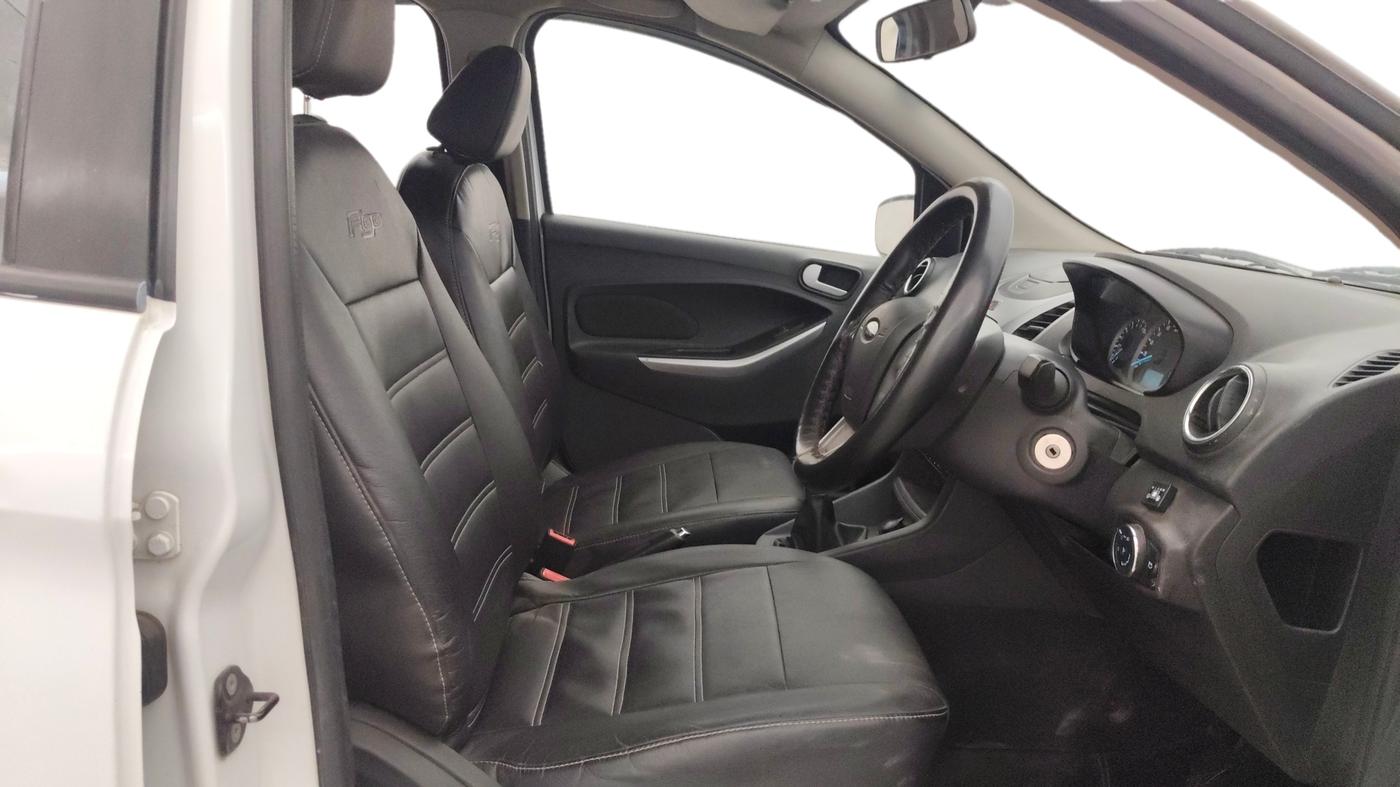 2016 Ford New Figo TITANIUM 1.2 PETROL MT, CNG, Manual, 84,195 km, Right Side Front Door Cabin