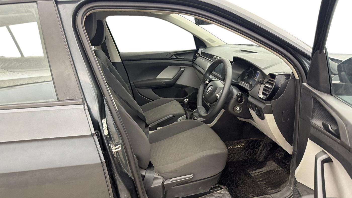 2021 Skoda KUSHAQ ACTIVE 1.0L TSI MT, Petrol, Manual, 40,946 km, Right Side Front Door Cabin