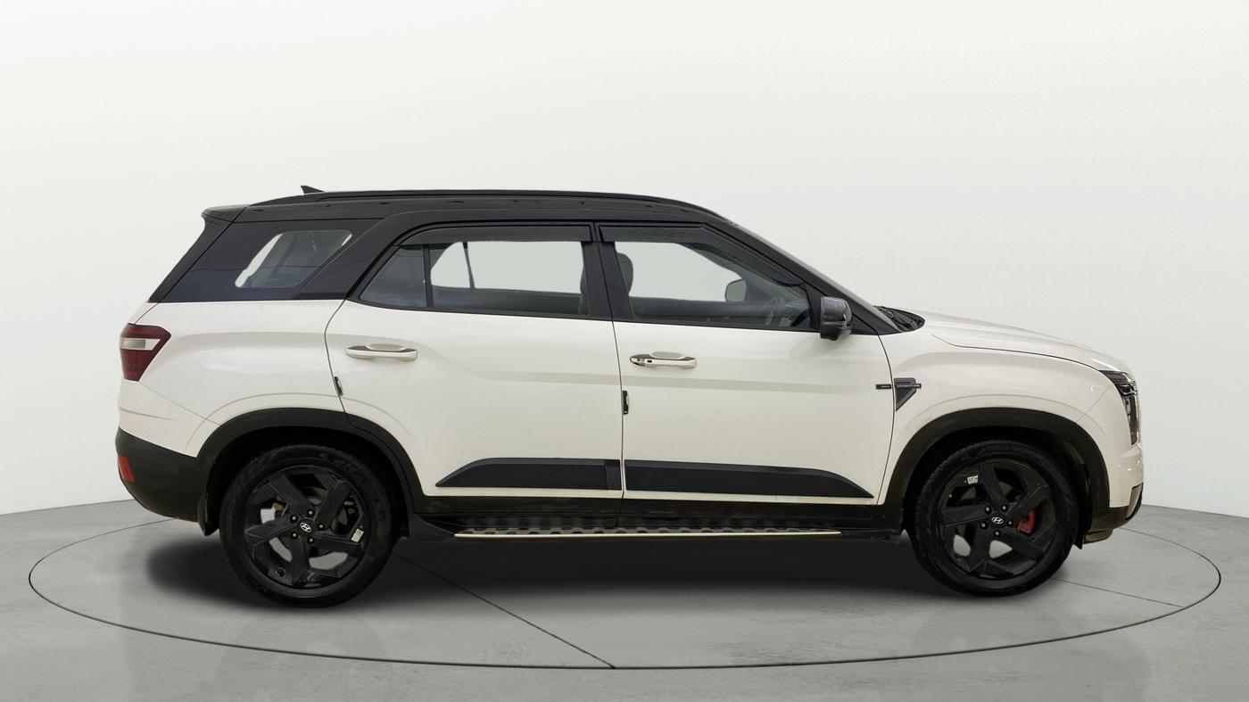 2023 Hyundai ALCAZAR  Signature (O) AE 7Str Diesel AT, Diesel, Automatic, 74,379 km, Right Side View