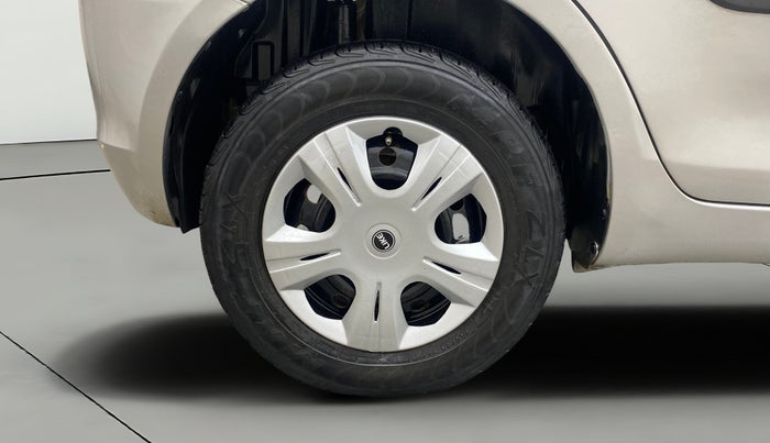 2017 Maruti Swift VXI O, Petrol, Manual, 1,47,828 km, Right Rear Wheel