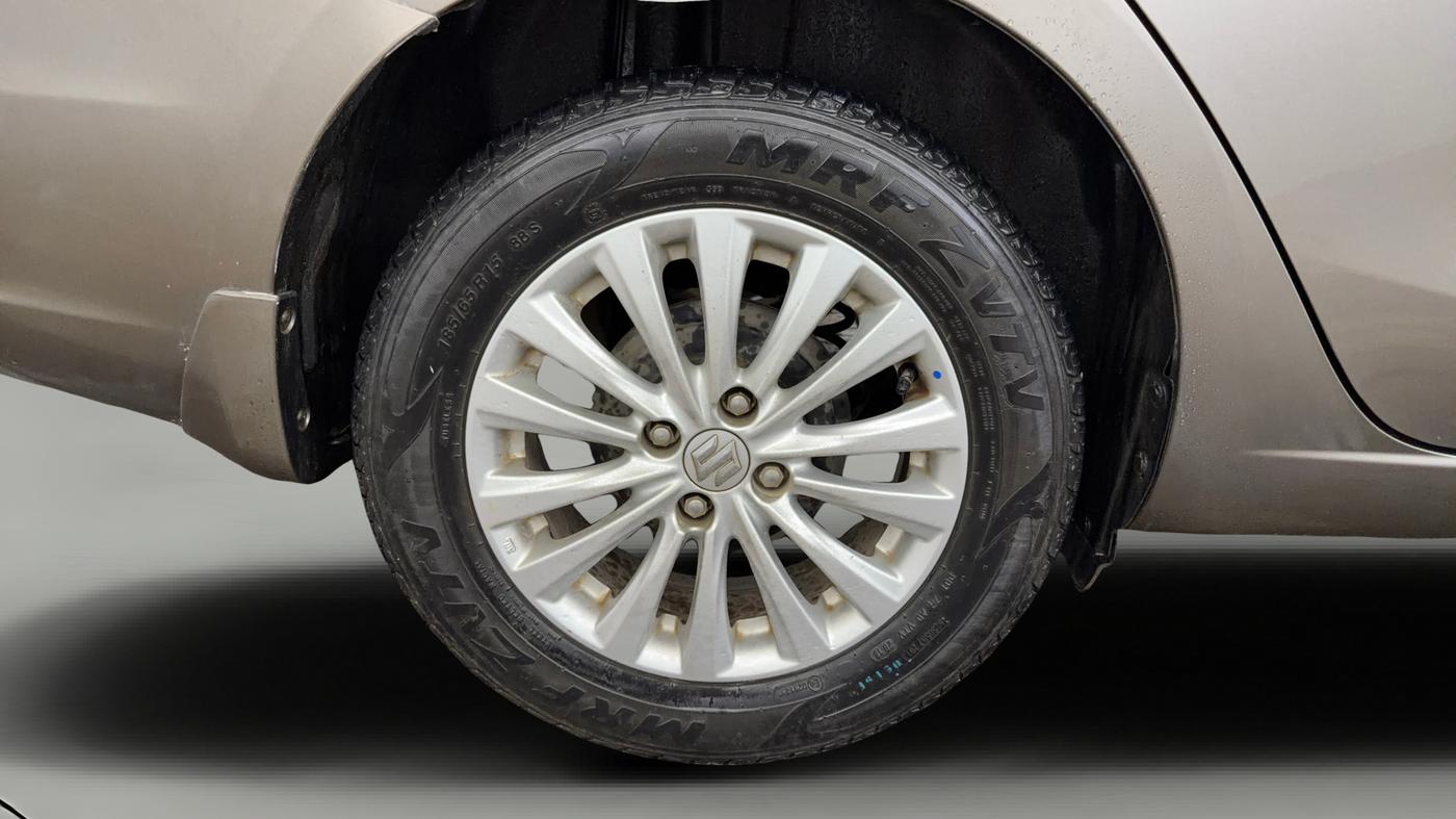 2018 Maruti Ciaz DELTA 1.5 SHVS MT PETROL, Petrol, Manual, 42,768 km, Right Rear Wheel