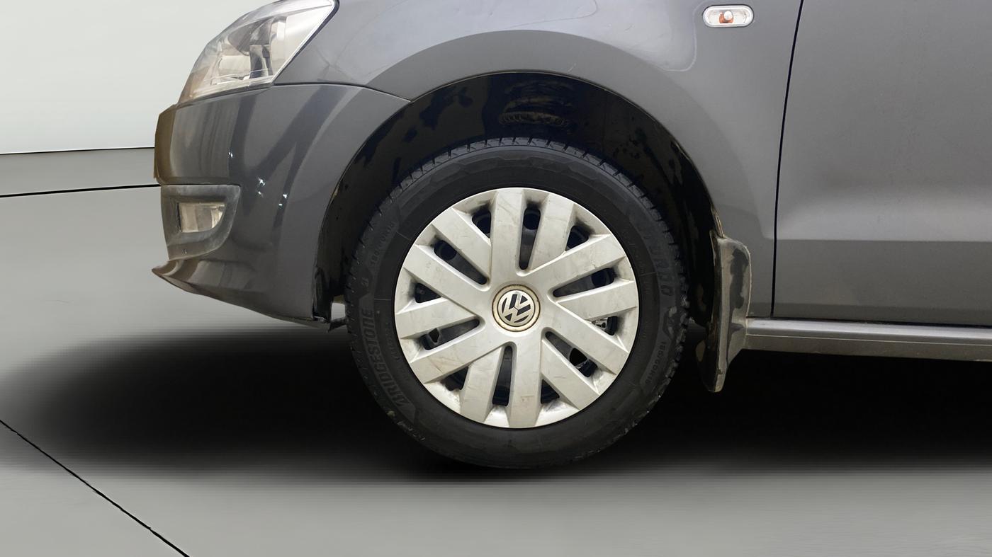 2013 Volkswagen Polo COMFORTLINE 1.2L, Diesel, Manual, 97,167 km, Left Front Wheel