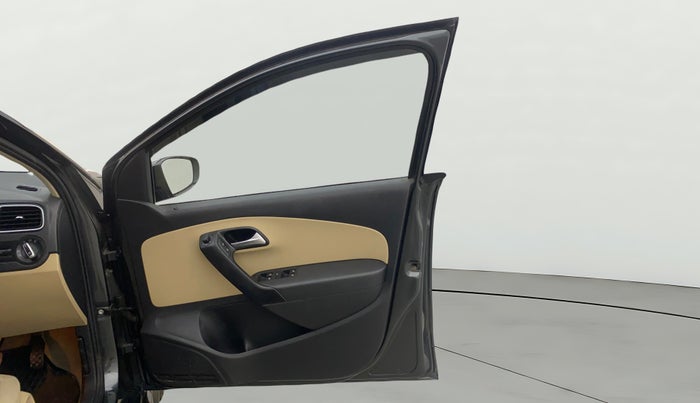 2016 Volkswagen Ameo HIGHLINE1.2L, Petrol, Manual, 40,904 km, RHS Front Door