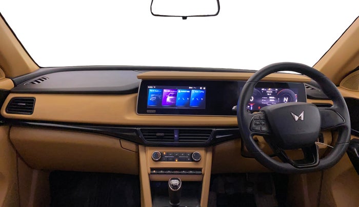 2021 Mahindra XUV700 AX 3 P MT 5 STR, Petrol, Manual, 15,831 km, Dashboard