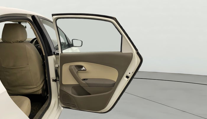 2014 Skoda Rapid AMBITION 1.6 MPI MT PLUS, Petrol, Manual, 1,04,953 km, RHS Rear Door