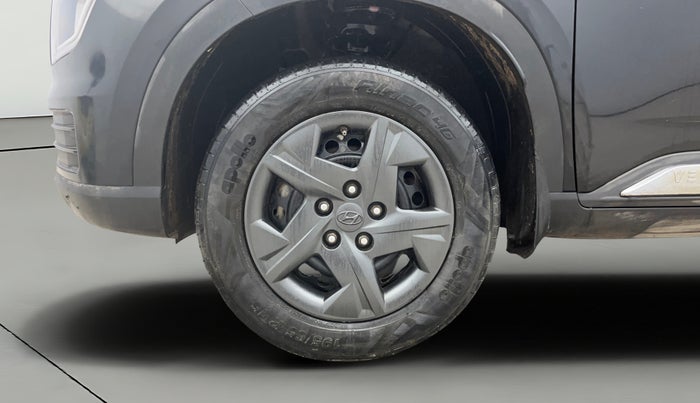 2023 Hyundai VENUE S 1.2, Petrol, Manual, 30,571 km, Left Front Wheel