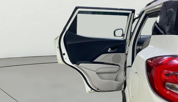 2022 Mahindra XUV300 W8 (O) 1.2 PETROL, Petrol, Manual, 73,373 km, LHS Rear Door