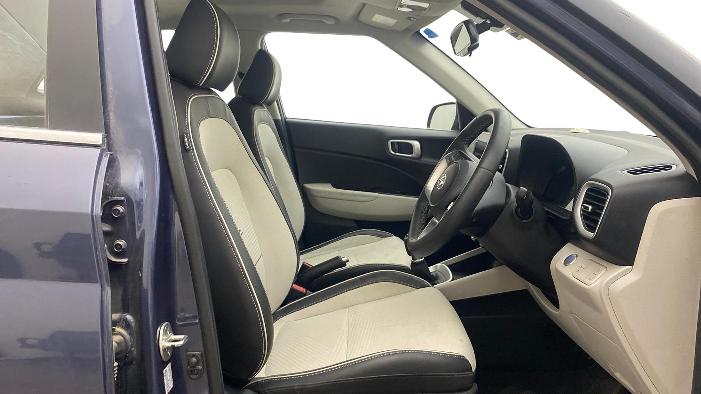 2022 Hyundai VENUE SX 1.0 (O) TURBO IMT, Petrol, Manual, 19,510 km, Right Side Front Door Cabin