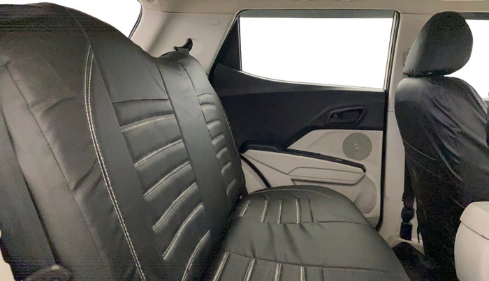 2023 Mahindra XUV300 W6 1.5 DIESEL AMT, Diesel, Automatic, 66,030 km, Right Side Rear Door Cabin