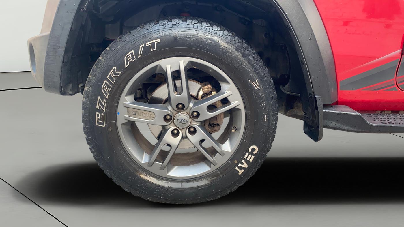 2020 Mahindra Thar LX D AT 4WD HT, Diesel, Automatic, 31,145 km, Left Front Wheel