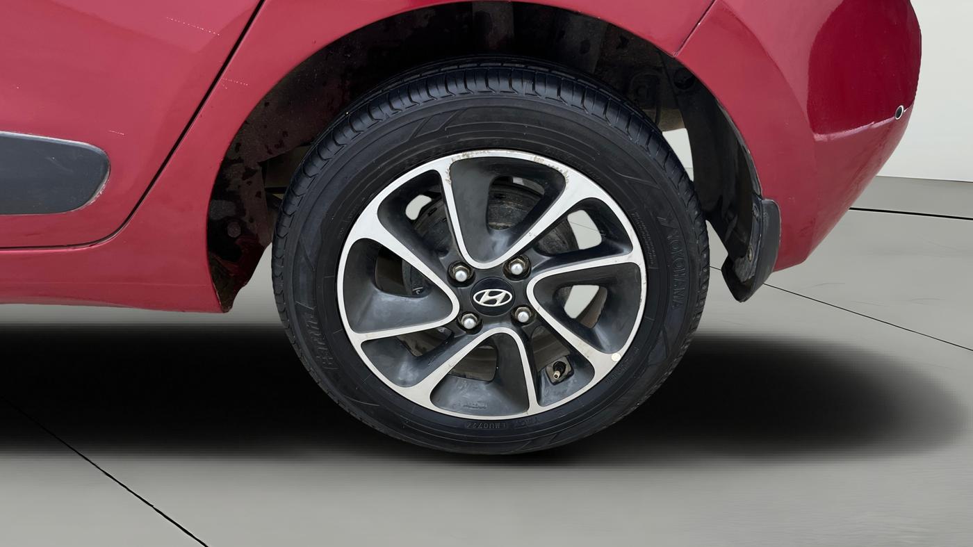2017 Hyundai Grand i10 SPORTZ AT 1.2 KAPPA VTVT, Petrol, Automatic, 69,745 km, Left Rear Wheel