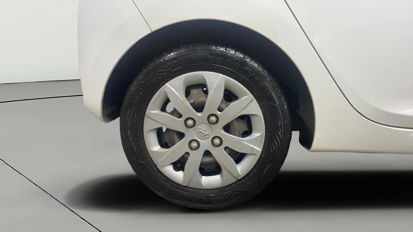 2015 Hyundai Eon MAGNA +, Petrol, Manual, 45,523 km, Right Rear Wheel