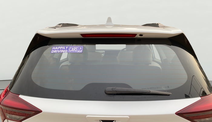 2022 Mahindra XUV700 AX 5 D AT 5 STR, Diesel, Automatic, 31,102 km, Rear Windshield