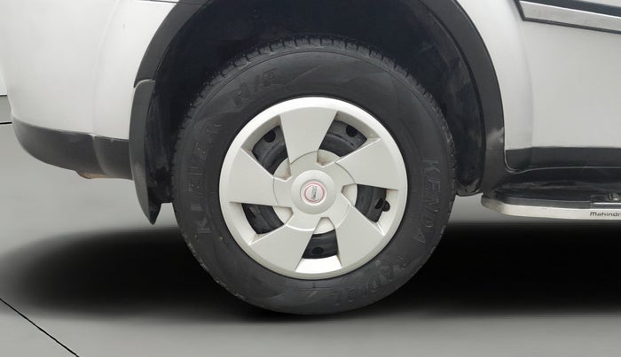 2016 Mahindra XUV500 W6 AT 1.99, Diesel, Automatic, 44,518 km, Right Rear Wheel