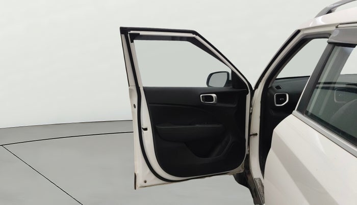 2022 Hyundai VENUE S+ 1.2, Petrol, Manual, 38,396 km, LHS Front Door