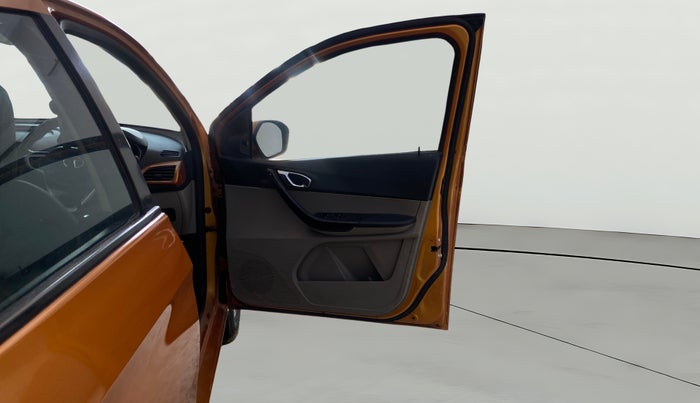 2016 Tata Tiago XZ PETROL, Petrol, Manual, 26,162 km, RHS Front Door