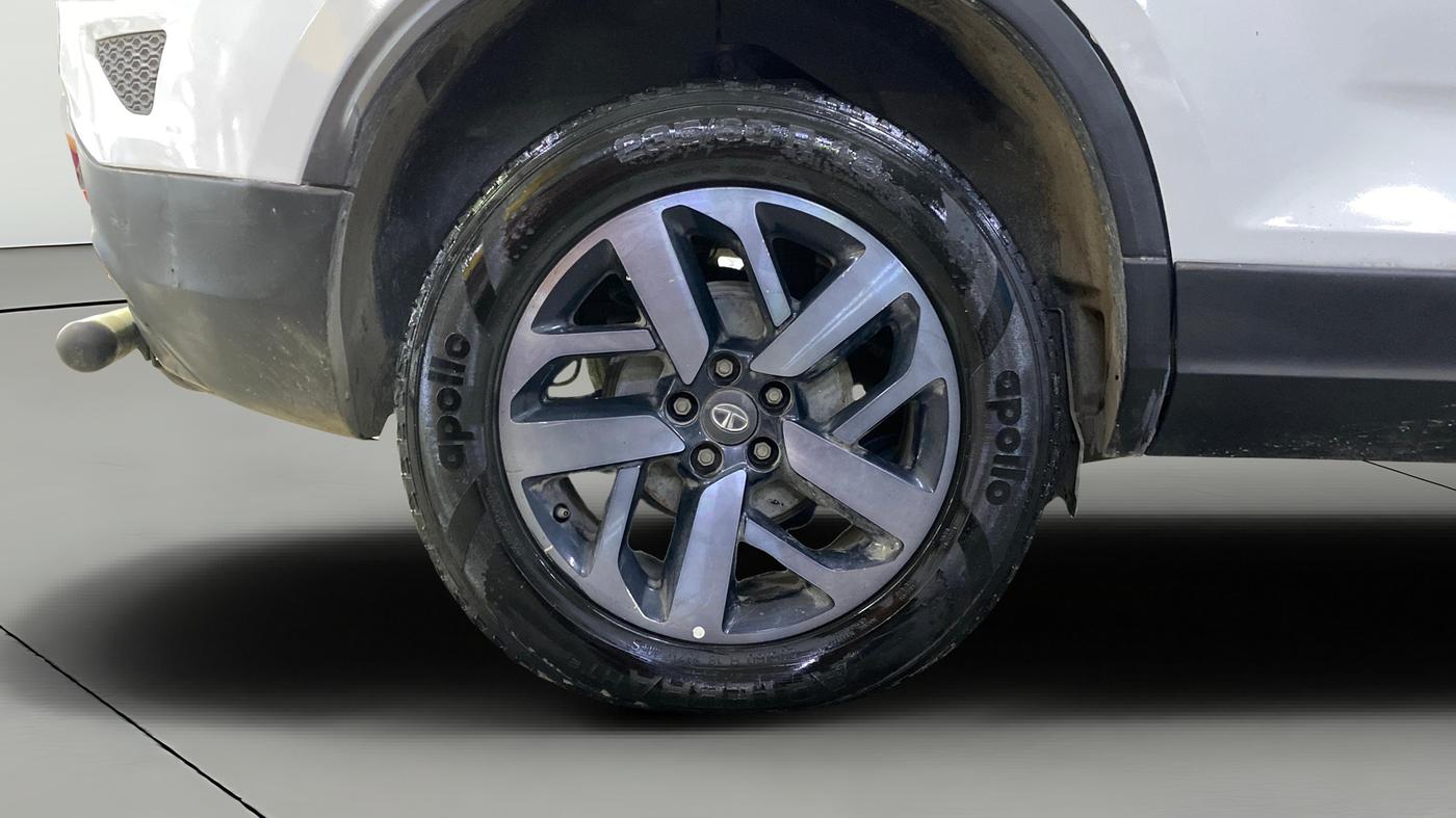 2022 Tata Harrier XMA SUNROOF 2.0L KRYOTEC, Diesel, Automatic, 1,20,097 km, Right Rear Wheel
