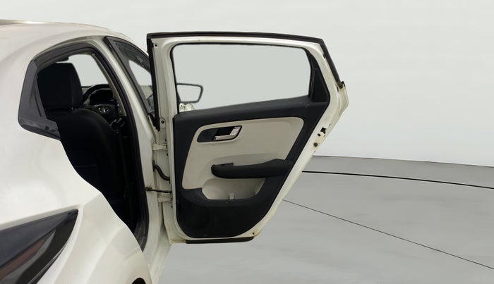 2023 Tata ALTROZ XZ PLUS O SUNROOF CNG, CNG, Manual, 32,268 km, RHS Rear Door