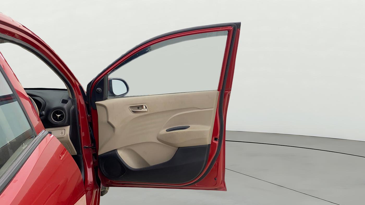 2018 Hyundai NEW SANTRO MAGNA CNG, CNG, Manual, 63,687 km, RHS Front Door