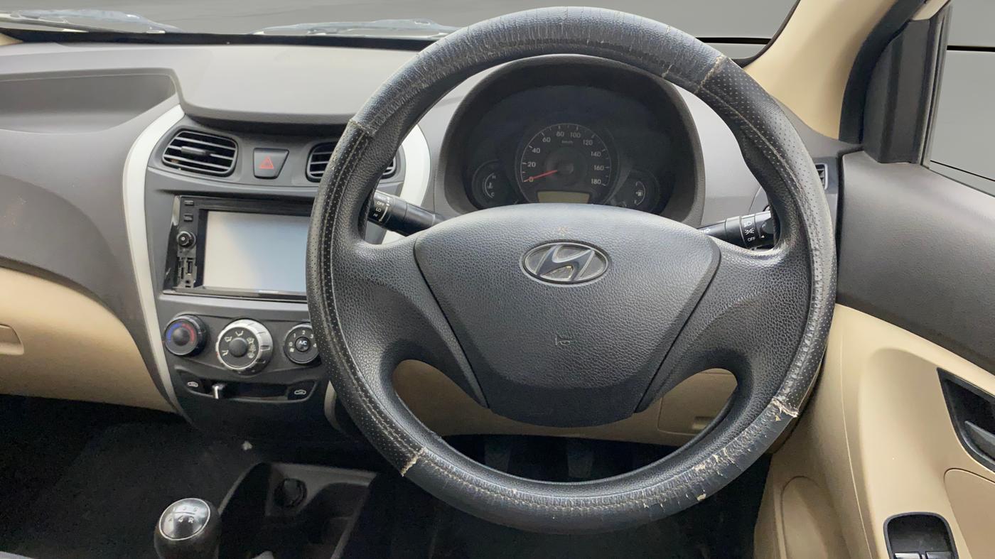 2018 Hyundai Eon ERA +, Petrol, Manual, 32,249 km, Steering Wheel Close Up