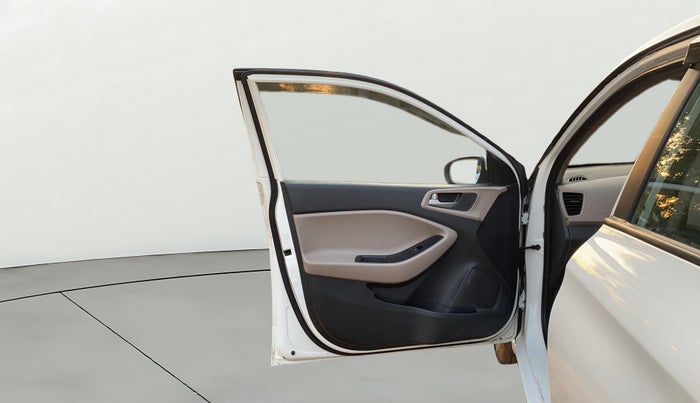 2017 Hyundai Elite i20 ASTA 1.2 (O), CNG, Manual, 1,39,563 km, LHS Front Door