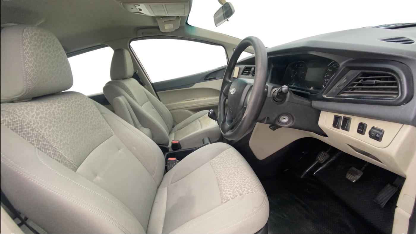 2019 Mahindra MARAZZO M2 8 STR, Diesel, Manual, 26,342 km, Right Side Front Door Cabin