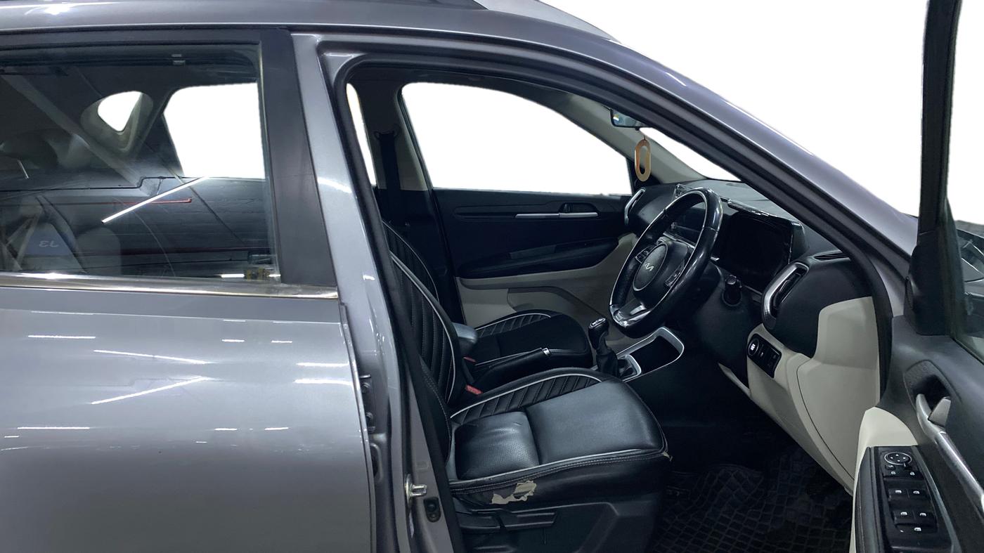 2022 KIA SONET HTX 1.5, Diesel, Manual, 96,875 km, Right Side Front Door Cabin