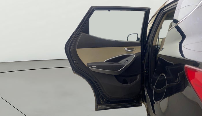 2015 Hyundai Santa Fe 4 WD AT, Diesel, Automatic, 67,583 km, LHS Rear Door