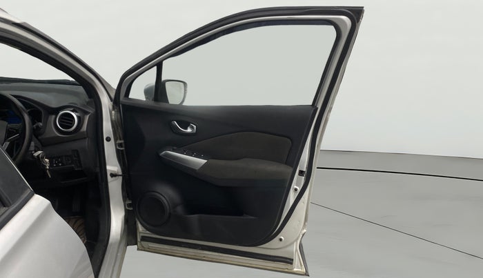 2021 Nissan Kicks XV TURBO 1.3, Petrol, Manual, 31,444 km, RHS Front Door