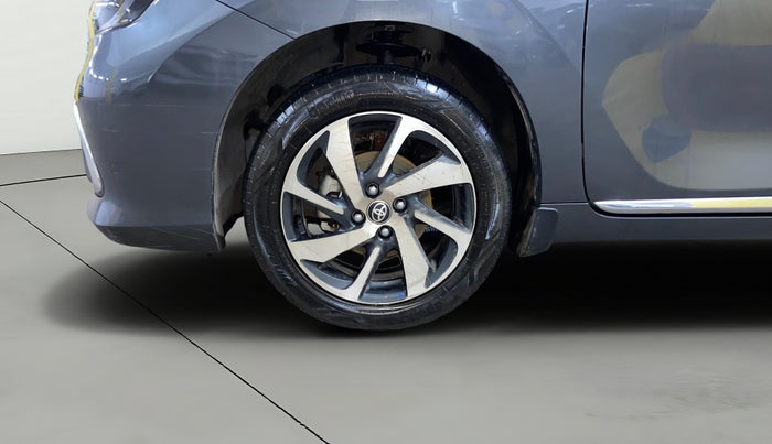 2024 Toyota Glanza V, Petrol, Manual, 9,438 km, Left Front Wheel