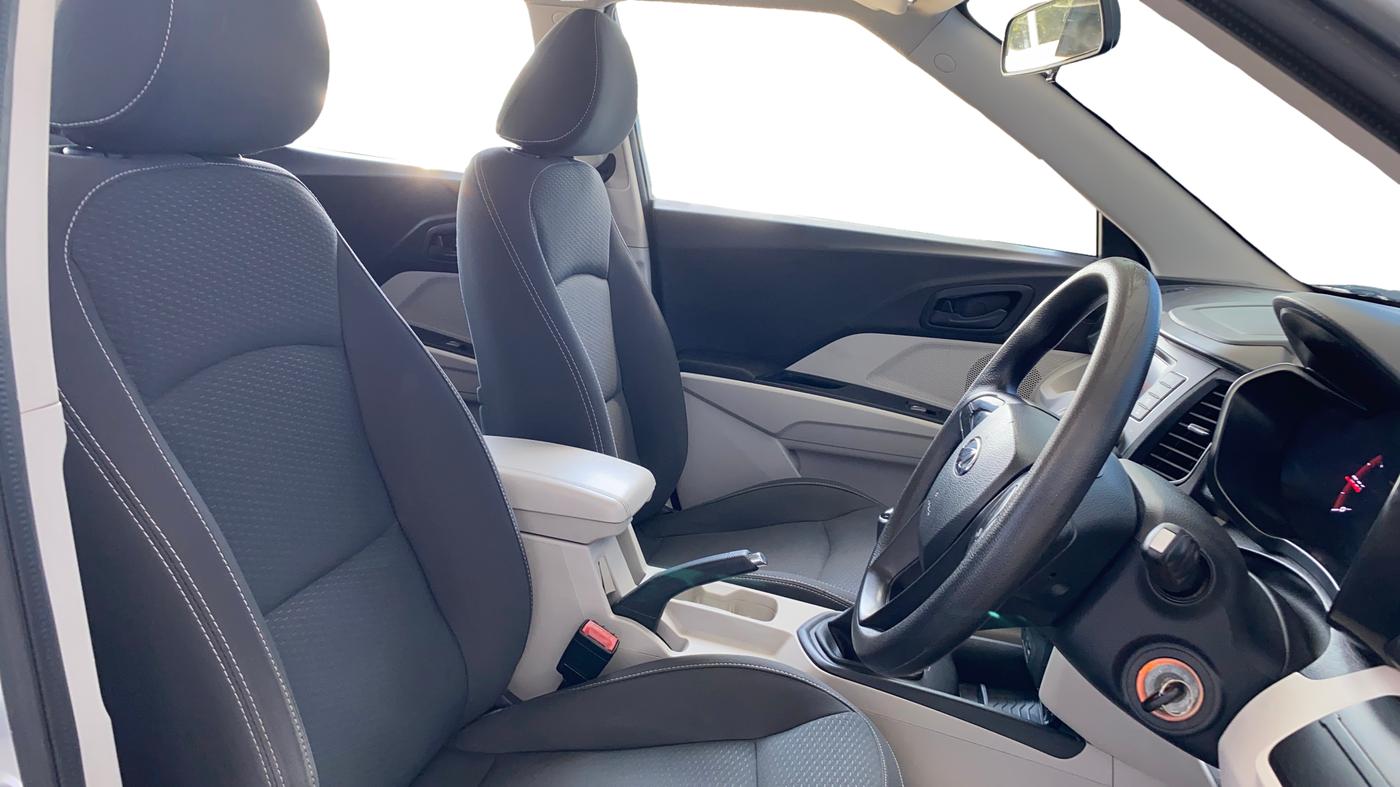 2019 Mahindra XUV300 W4 1.5 DIESEL, Diesel, Manual, 56,364 km, Right Side Front Door Cabin