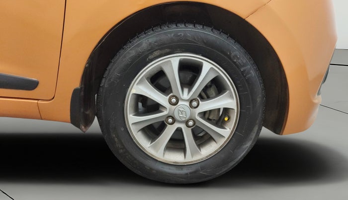 2016 Hyundai Grand i10 ASTA (O) 1.2 KAPPA VTVT, Petrol, Manual, 39,932 km, Right Front Wheel