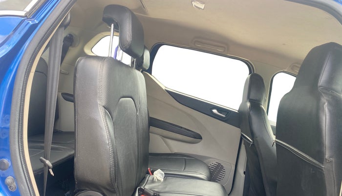 2022 Renault TRIBER RXZ, Petrol, Manual, 20,165 km, Right Side Rear Door Cabin