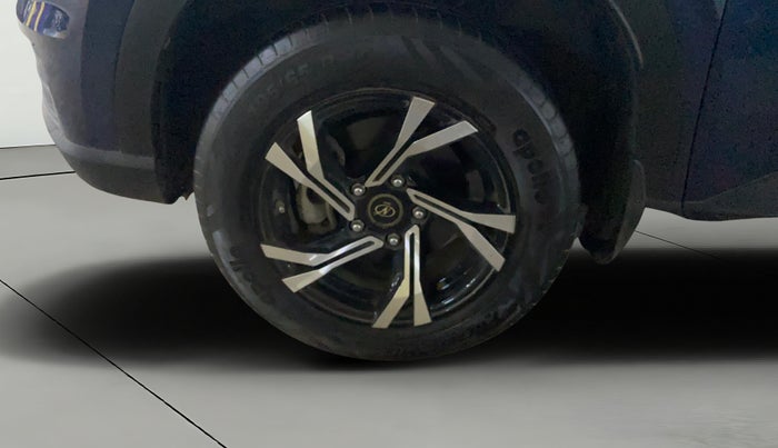 2022 Hyundai VENUE S(O) 1.2, Petrol, Manual, 10,700 km, Left Front Wheel