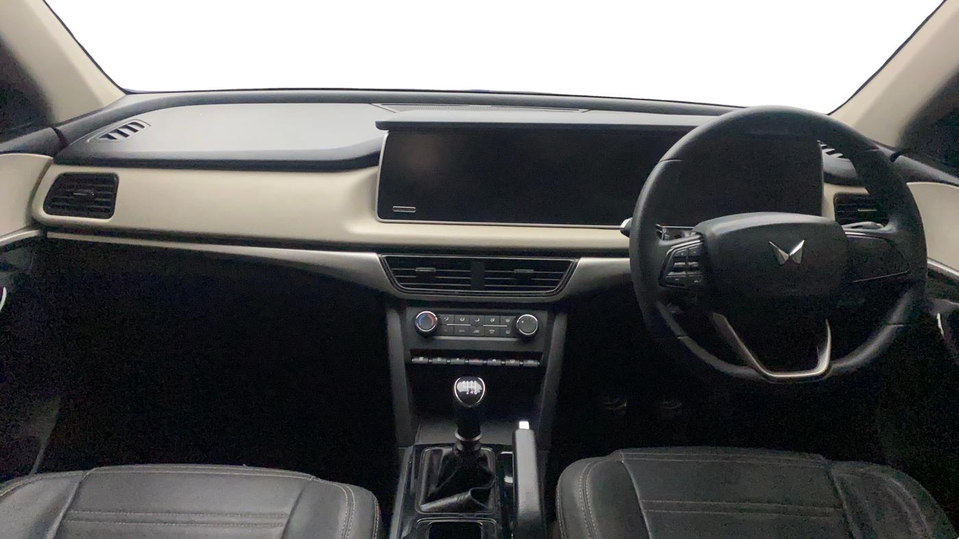 2022 Mahindra XUV700 AX 5 D MT 7 STR, Diesel, Manual, 69,388 km, Dashboard