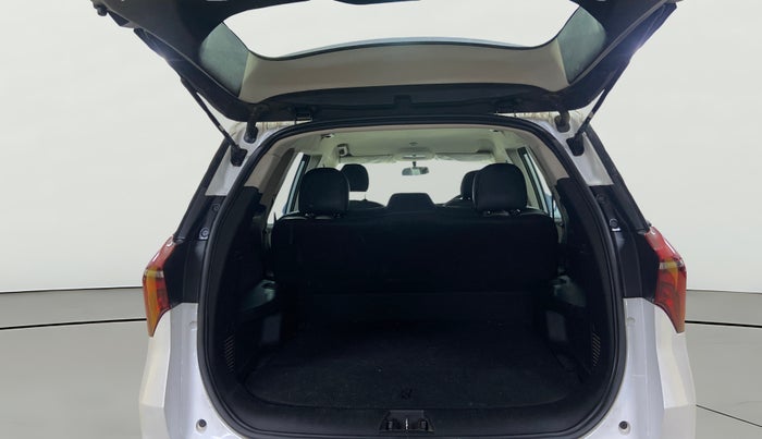 2023 Mahindra XUV700 MX P MT 5 STR, Petrol, Manual, 55,482 km, Boot Open Zoomed View