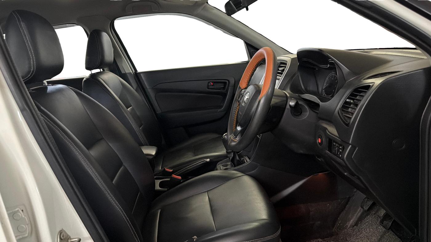 2022 Toyota URBAN CRUISER MID GRADE MT, Petrol, Manual, 83,224 km, Right Side Front Door Cabin