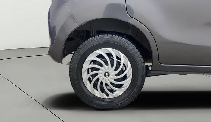 2016 Maruti Alto 800 LXI, Petrol, Manual, 1,16,703 km, Right Rear Wheel