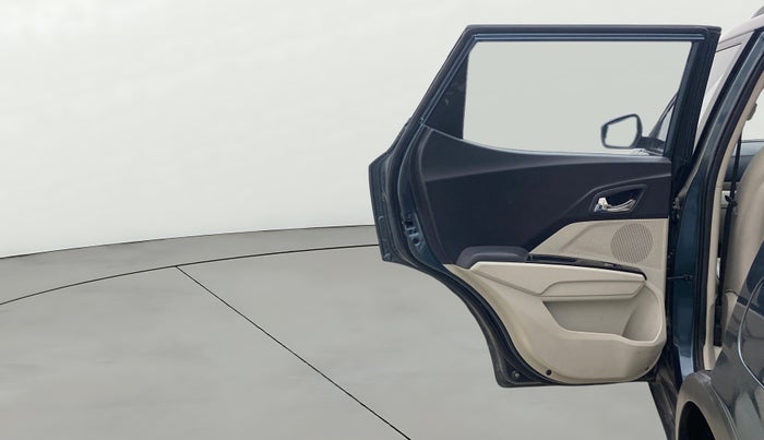 2024 Mahindra XUV300 W8 (O) 1.2 PETROL AMT, Petrol, Automatic, 15,168 km, LHS Rear Door