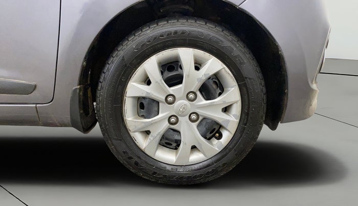 2016 Hyundai Grand i10 SPORTZ 1.2 KAPPA VTVT, Petrol, Manual, 35,189 km, Right Front Wheel