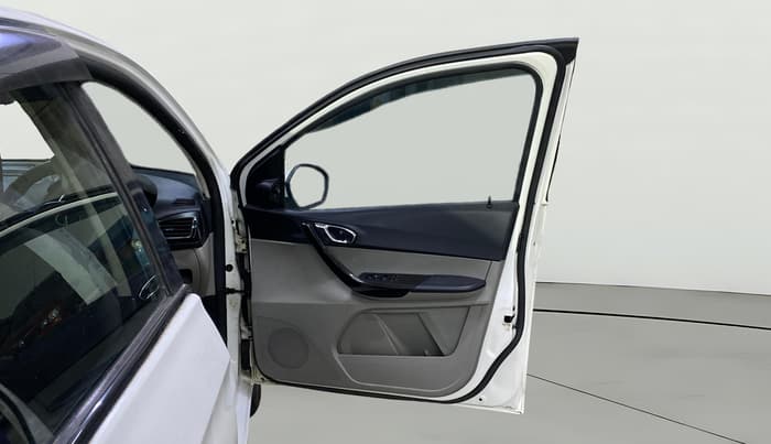 2019 Tata Tiago XZ PLUS PETROL, Petrol, Manual, 49,546 km, RHS Front Door